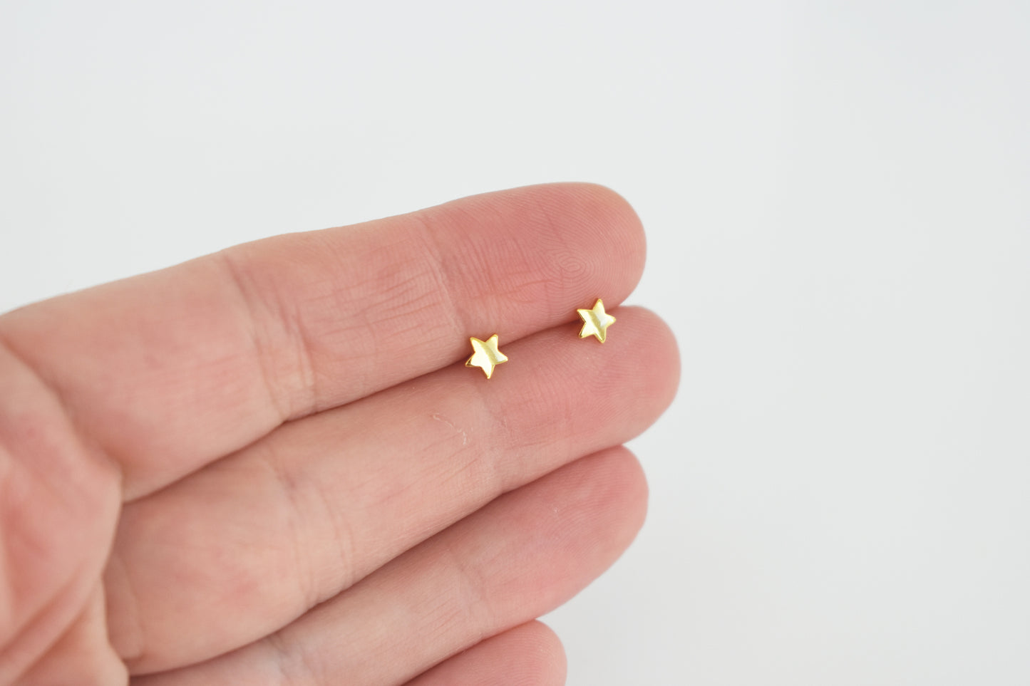 STAR STUDS